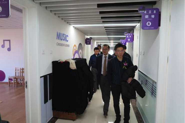 音乐之声暖寒冬 庄闲和游戏乐器捐赠爱心行动走进中国儿童中心艺术宫