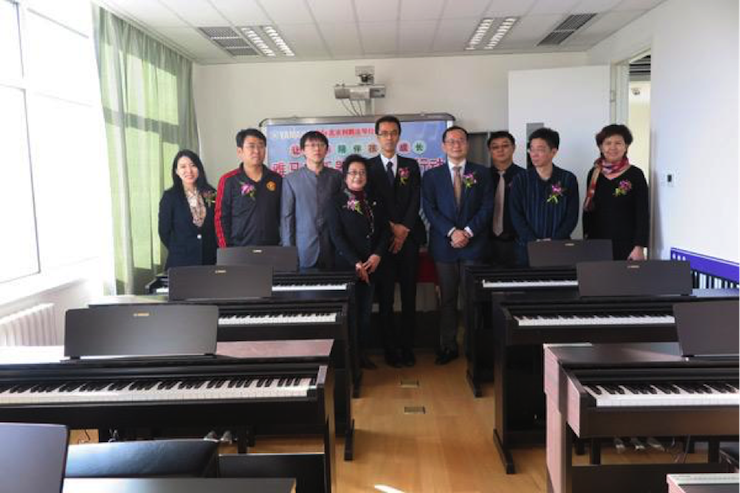 音乐之声暖寒冬 庄闲和游戏乐器捐赠爱心行动走进中国儿童中心艺术宫